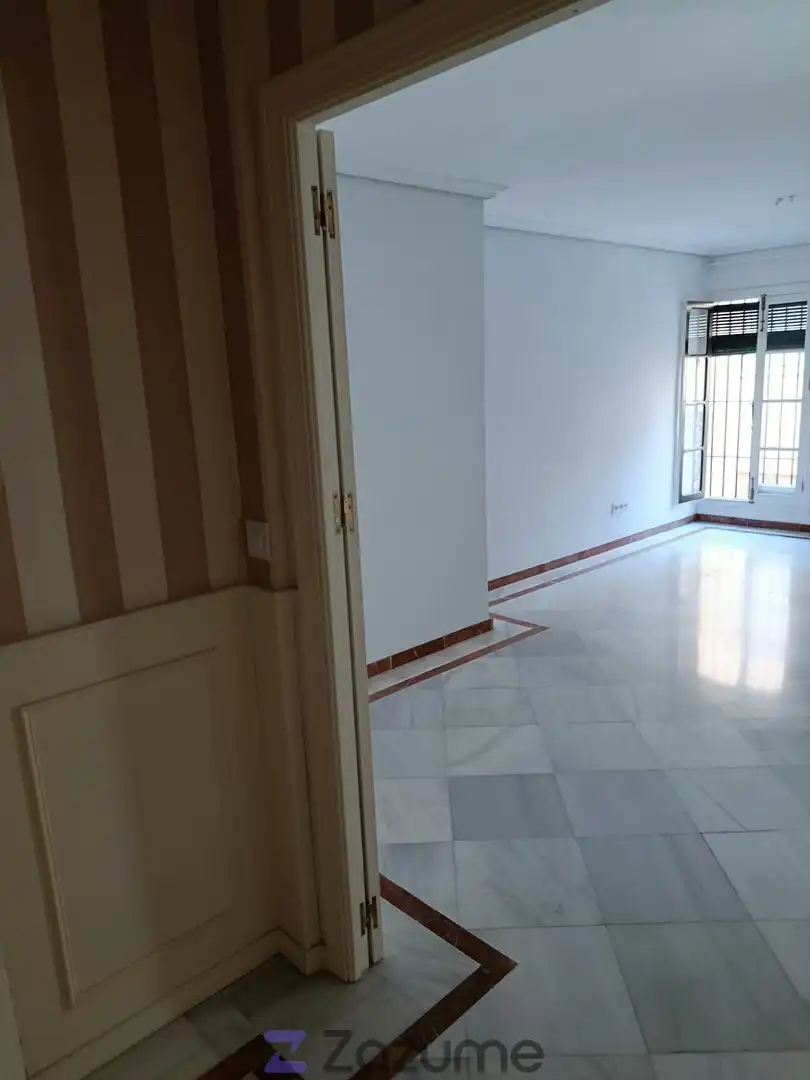 Flat for rent in Sevilla  with Air Conditioner, Heating and Oven