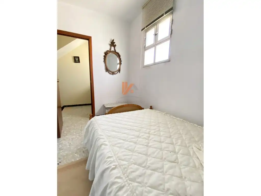 Habitación de Casa adosada en venta en Ribeira con Jardín privado, Horno y Microondas