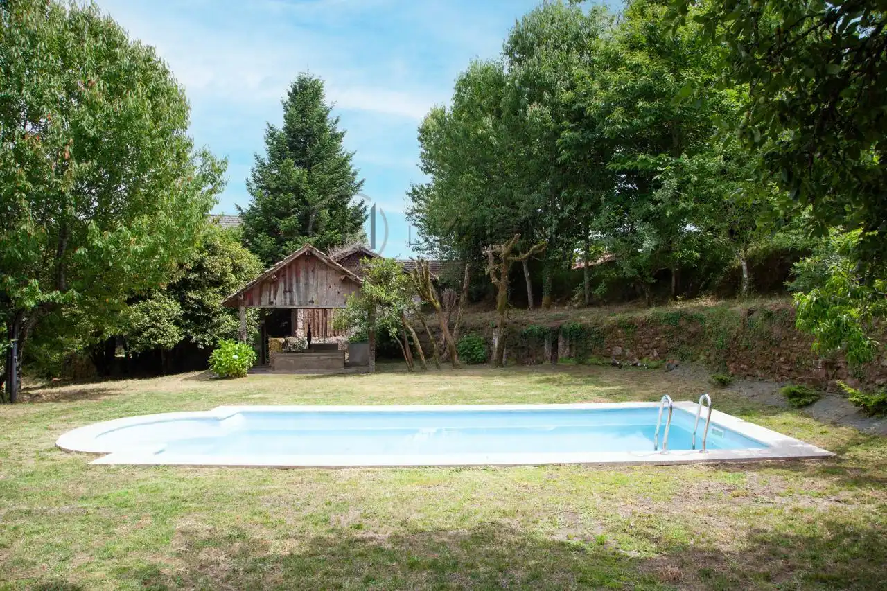 Piscina de Finca rústica en venda en Mondariz amb Calefacció, Jardí privat i Terrassa