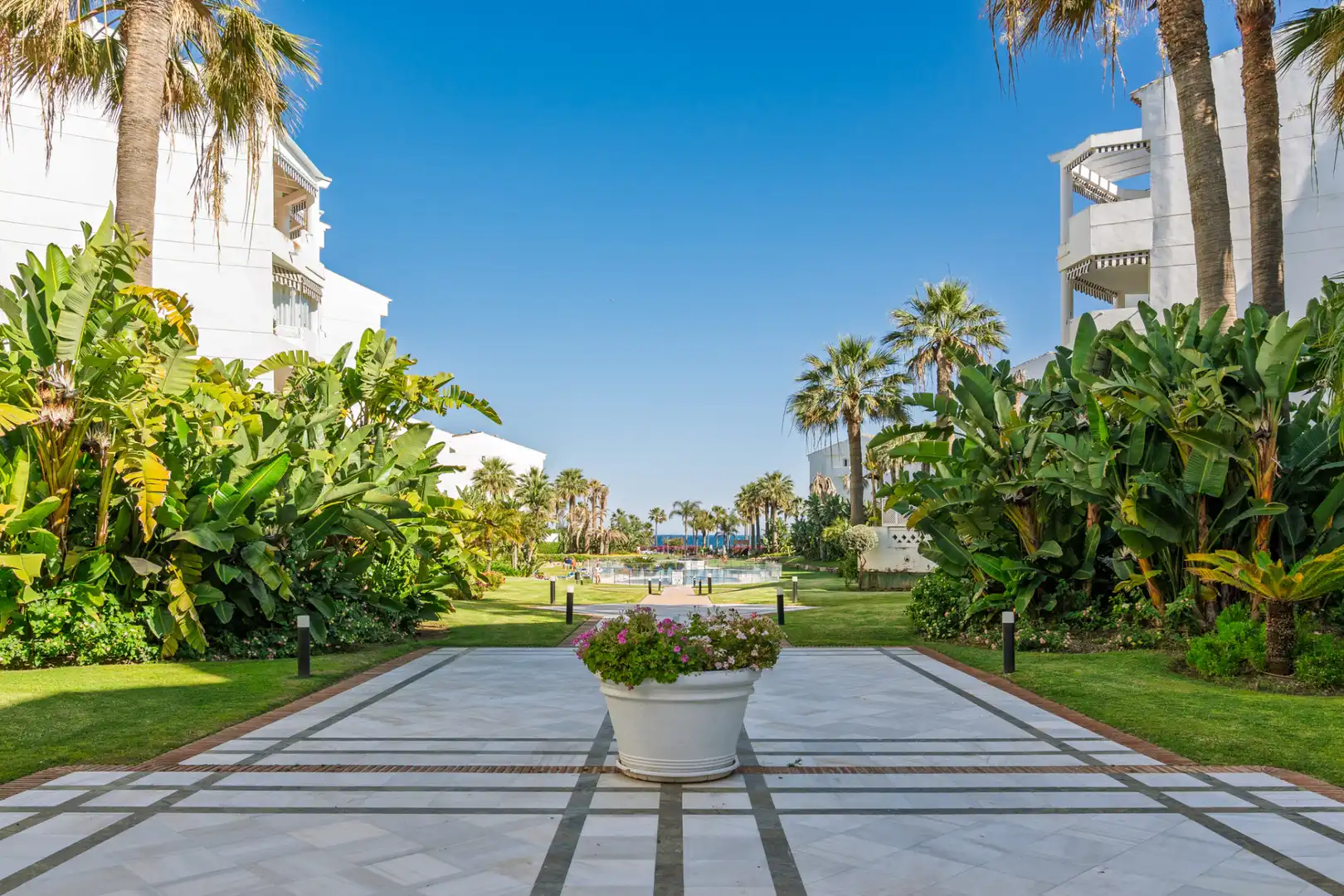 Apartament amb piscina en venda a Nueva Andalucía, imagen 18