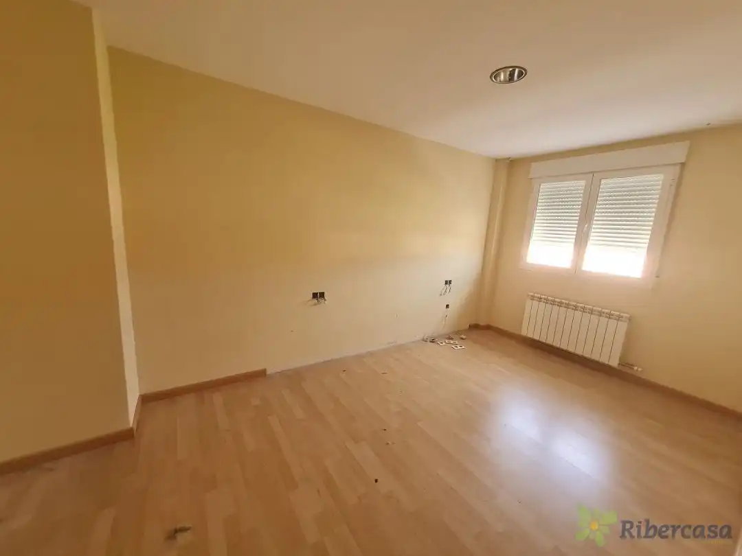 Habitación de Piso en venta en Castejón (Navarra) con Calefacción, Trastero y Balcón