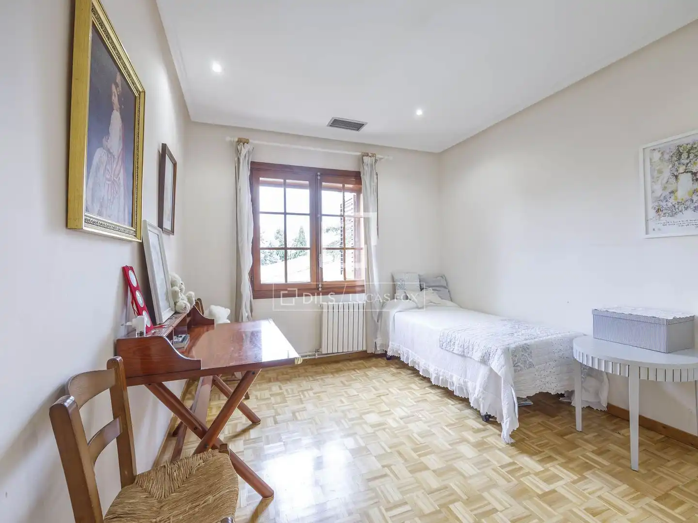 Bedroom of Houses for sale in Paterna  with Heating, Private garden and Parquet flooring