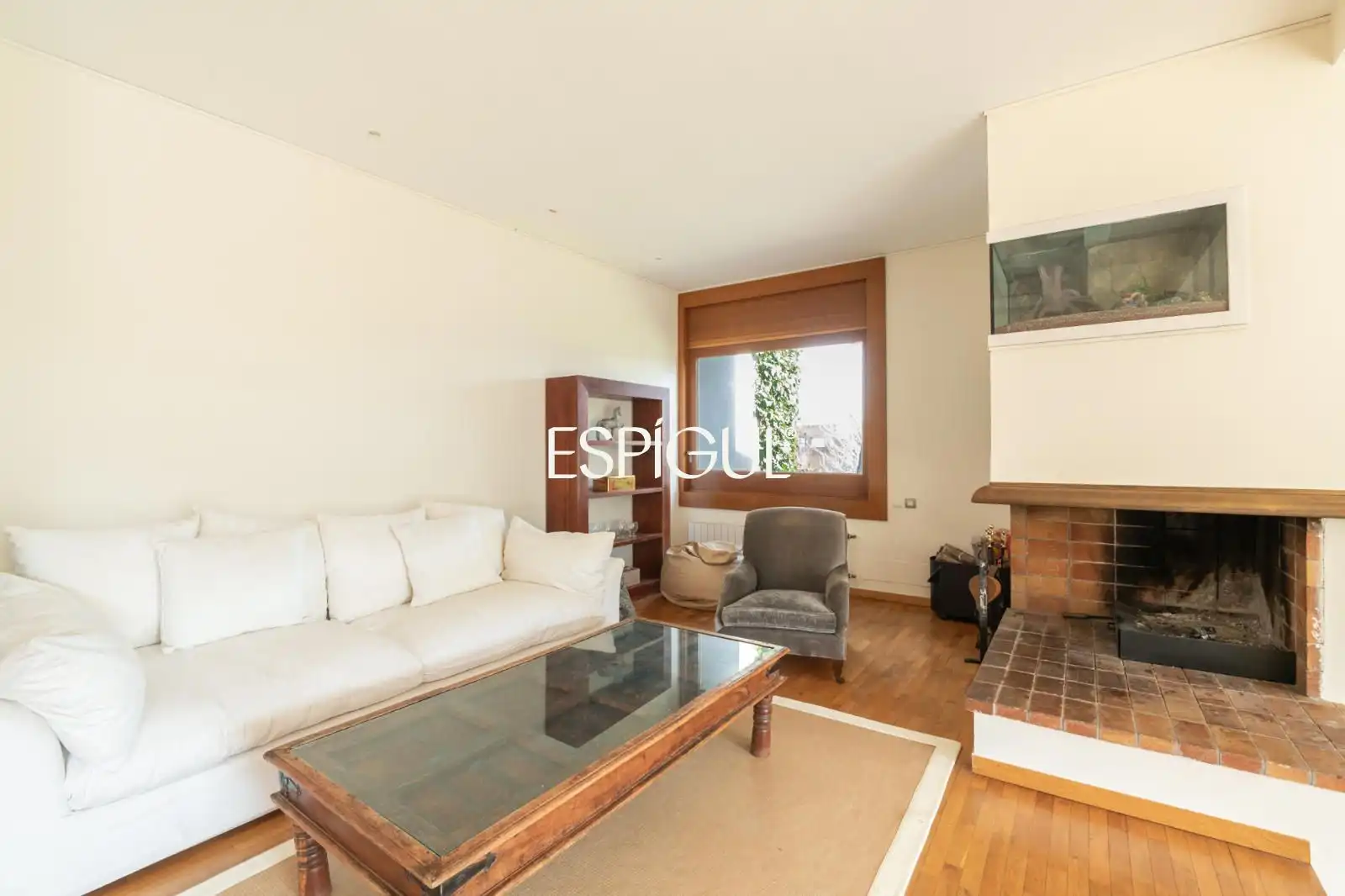 Living room of Houses for sale in Sant Cugat del Vallès  with Air Conditioner, Heating and Private garden