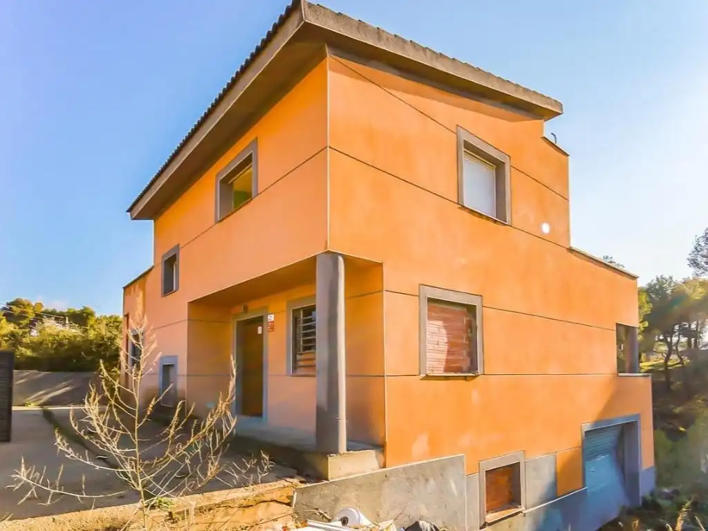 Casa en venda a Calle Crespia