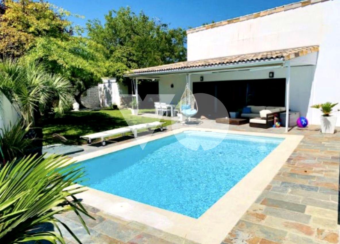 Swimming pool of House or chalet for sale in Villanueva del Pardillo  with Air Conditioner, Heating and Private garden