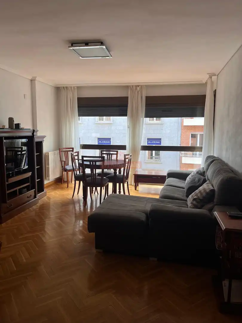 Pis amb terrassa en venda a Centro