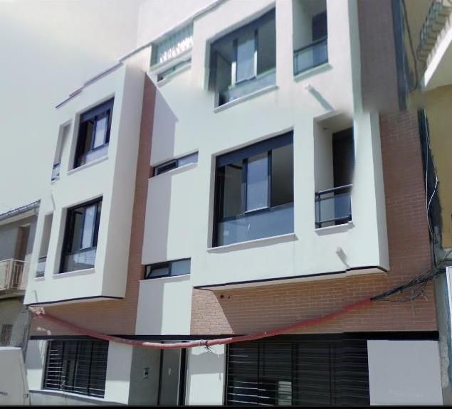 Vista exterior de Pis en venda en Llaurí