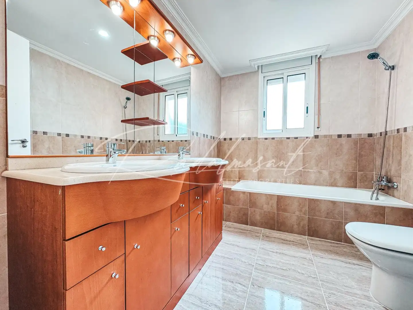 Badezimmer von Einfamilien-Reihenhaus zum Verkauf in Alcover mit Privatgarten und Terrasse