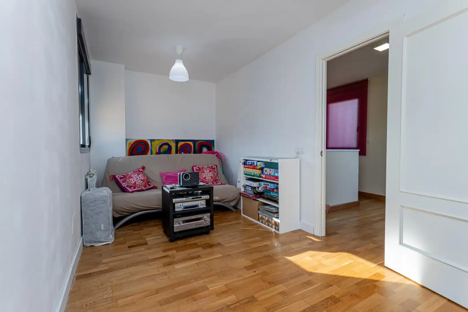 Sala d'estar de Casa adosada en venda en Valdemoro amb Aire condicionat, Calefacció i Jardí privat
