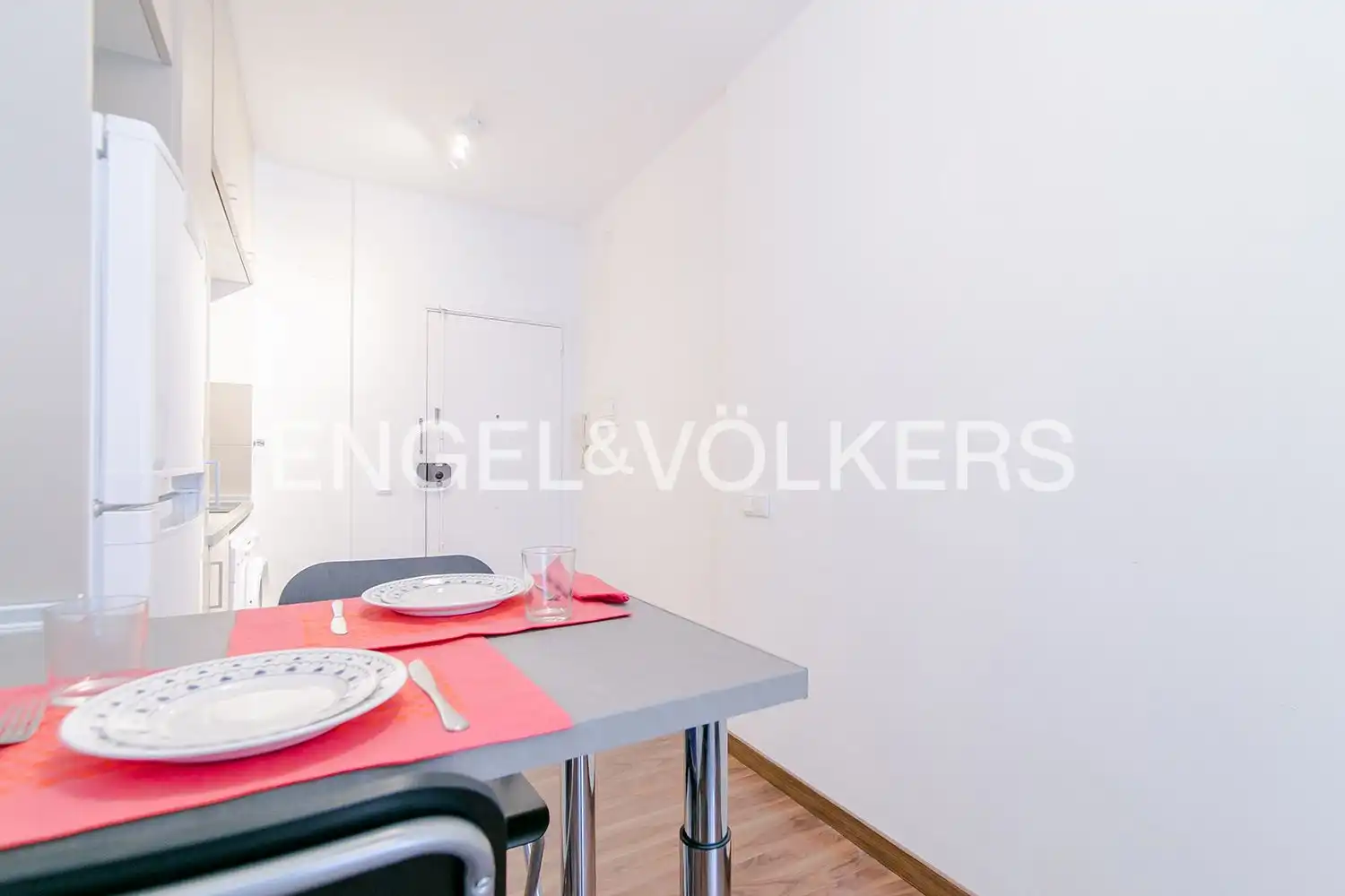 Comedor de Piso en venta en Barcelona con Calefacción y Amueblado
