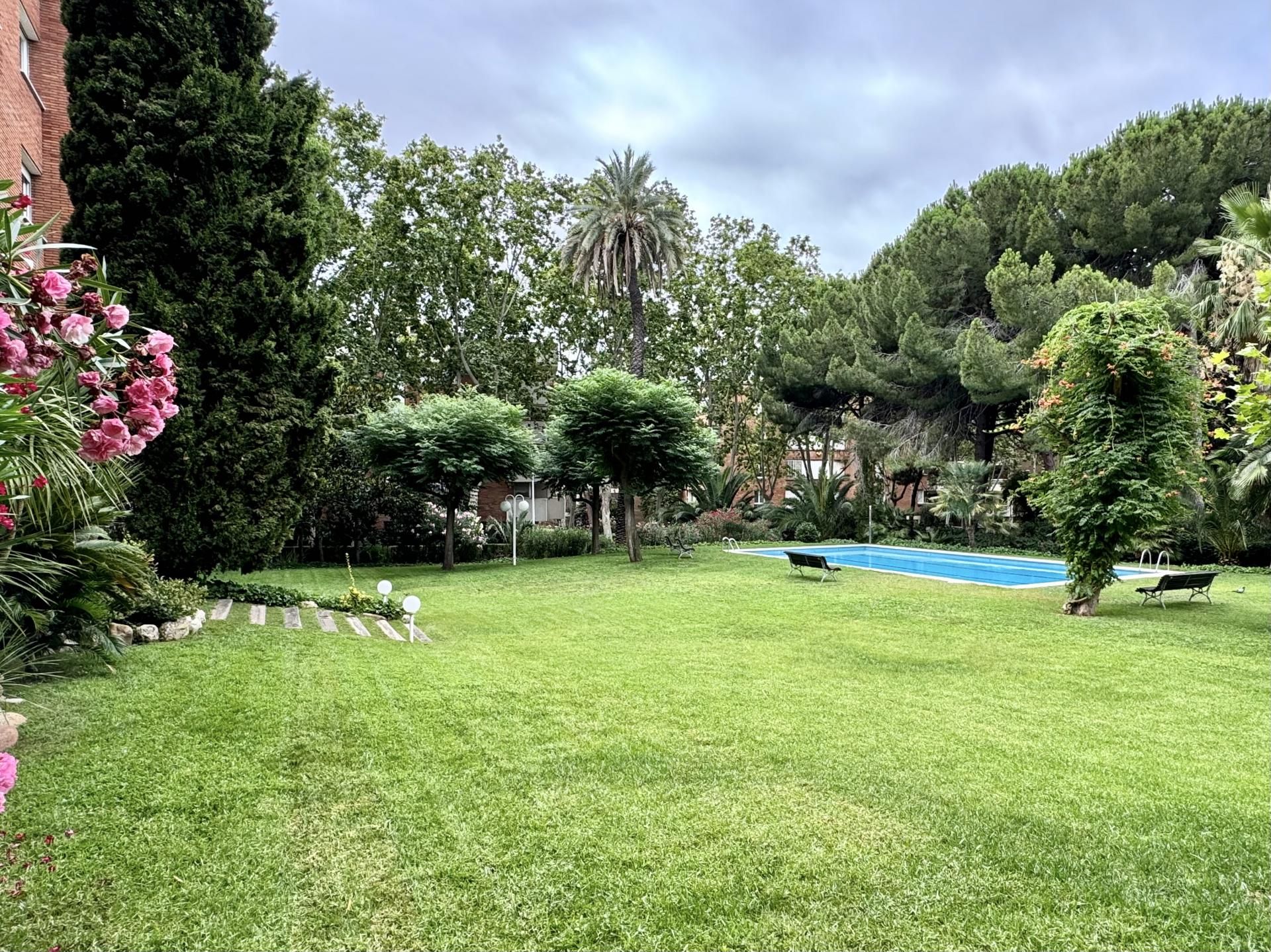 Jardí de Pis de lloguer en  Barcelona Capital amb Calefacció