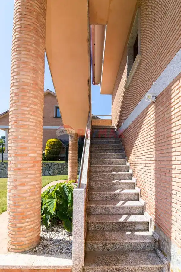 Vista exterior de Casa o xalet en venda en A Guarda   amb Calefacció, Jardí privat i Parquet