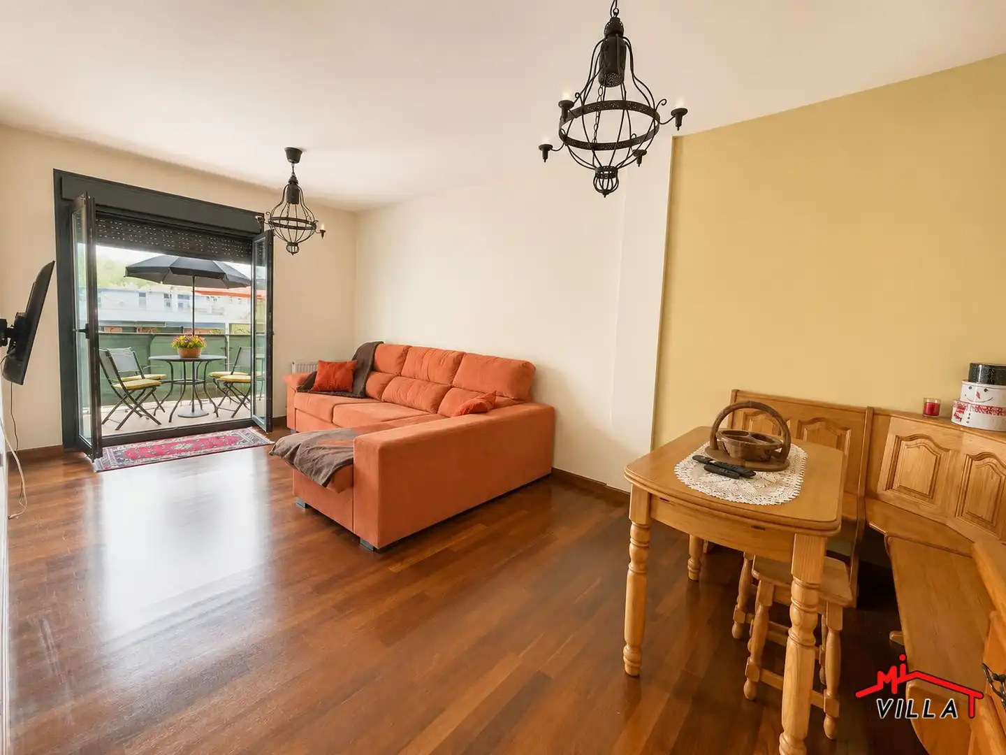 Sala de estar de Piso en venta en Ramales de la Victoria con Calefacción, Terraza y Piscina comunitaria