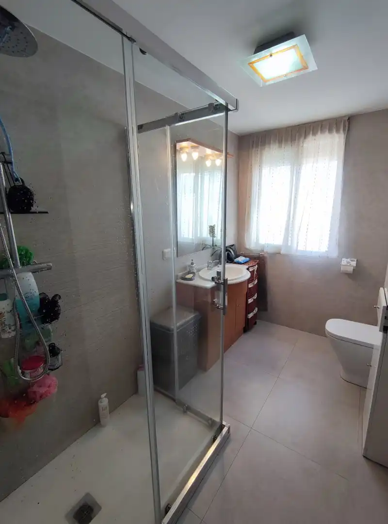 Baño de Casa o chalet en venta en Torreperogil con Aire acondicionado, Calefacción y Jardín privado