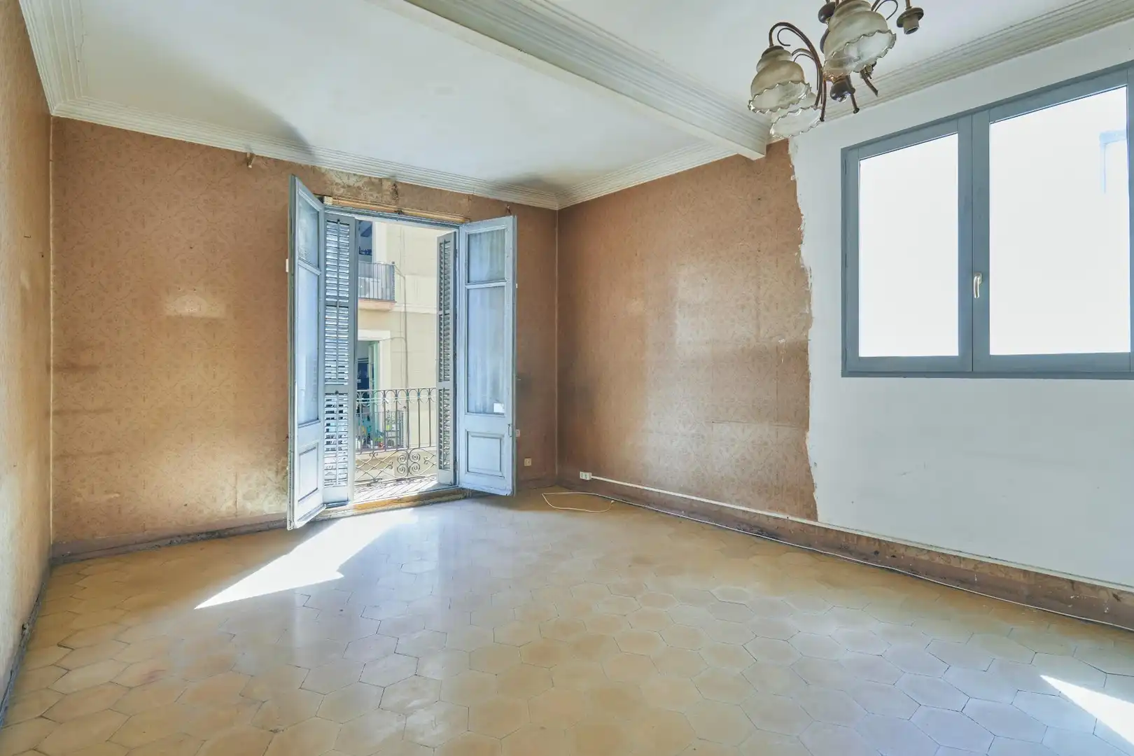 Piso en venta en Barcelona con Balcón y Alarma