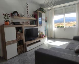 Sala d'estar de Apartament en venda en Algeciras amb Aire condicionat, Jardí privat i Terrassa