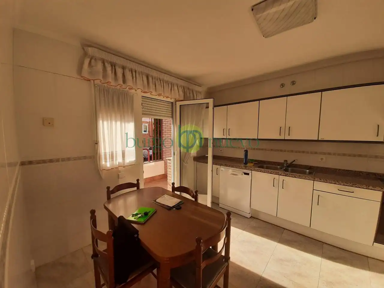 Kitchen of Detached homes for sale in San Andrés del Rabanedo  with Heating, Private garden and Parquet flooring