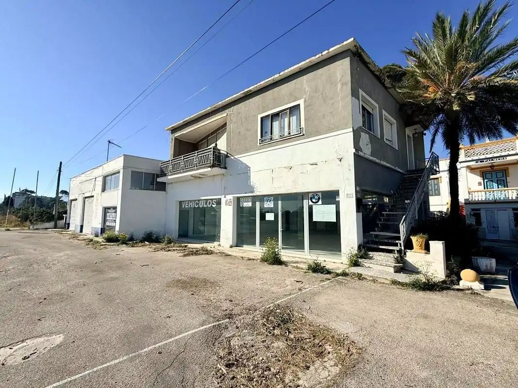 Vista exterior de Edificio en venta en Ondara
