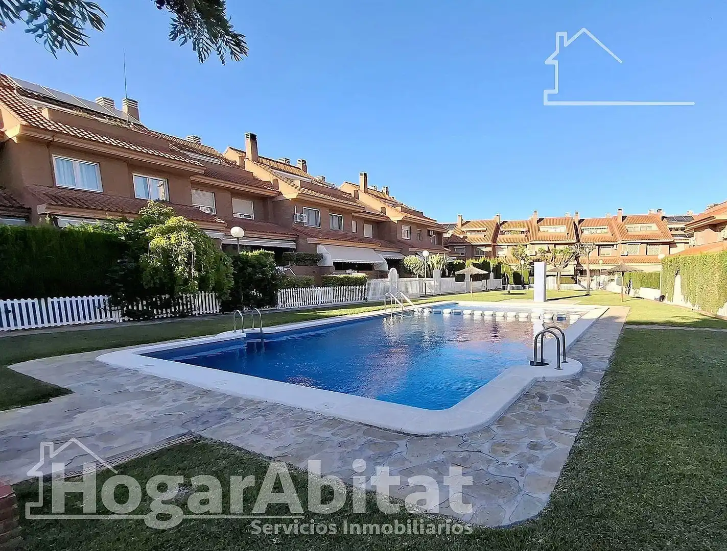 Jardín de Casa adosada en venta en Alicante / Alacant con Aire acondicionado, Calefacción y Jardín privado