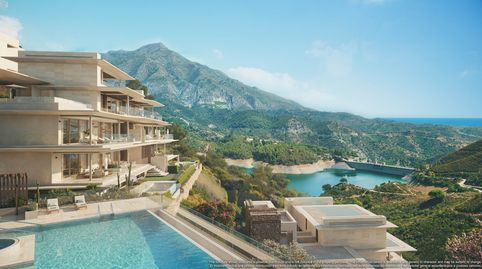 Nuevos apartamentos de lujo en construcción con vistas panorámicas al mar y la montaña
