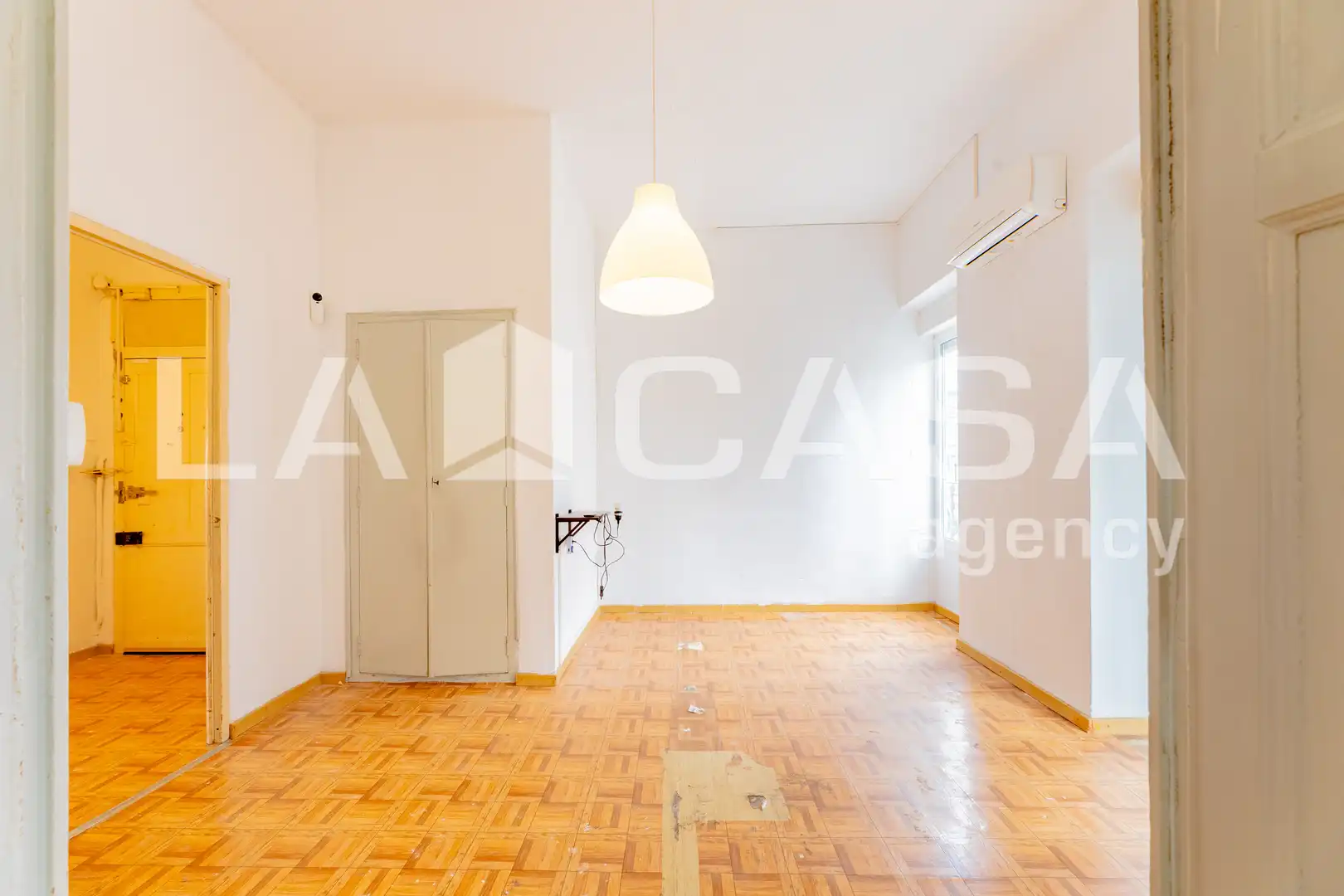 Flat for sale in Valencia  with Balcony