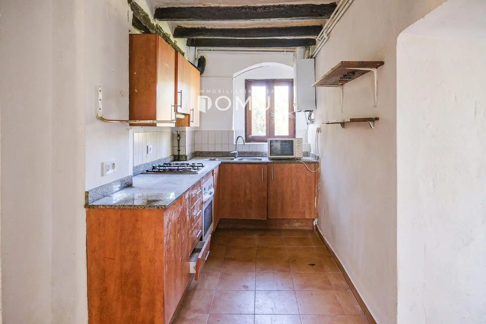 Cocina de Finca rústica en venta en Besalú con Jardín privado