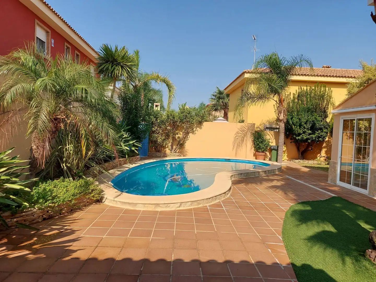 Swimming pool of Houses for sale in La Pobla de Vallbona  with Air Conditioner, Heating and Private garden