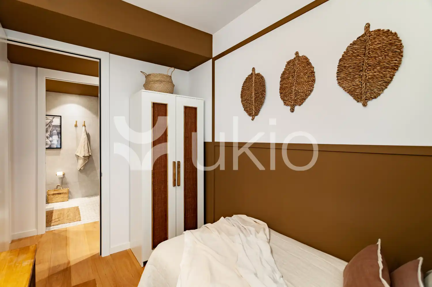 Dormitori de Apartament de lloguer en Barcelona amb Aire condicionat, Calefacció i Moblat