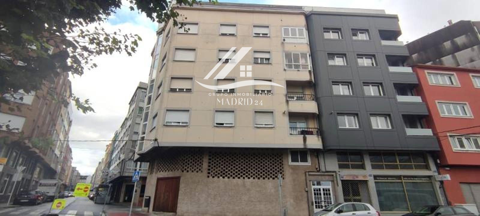 Vista exterior de Pis en venda en Carballo amb Terrassa
