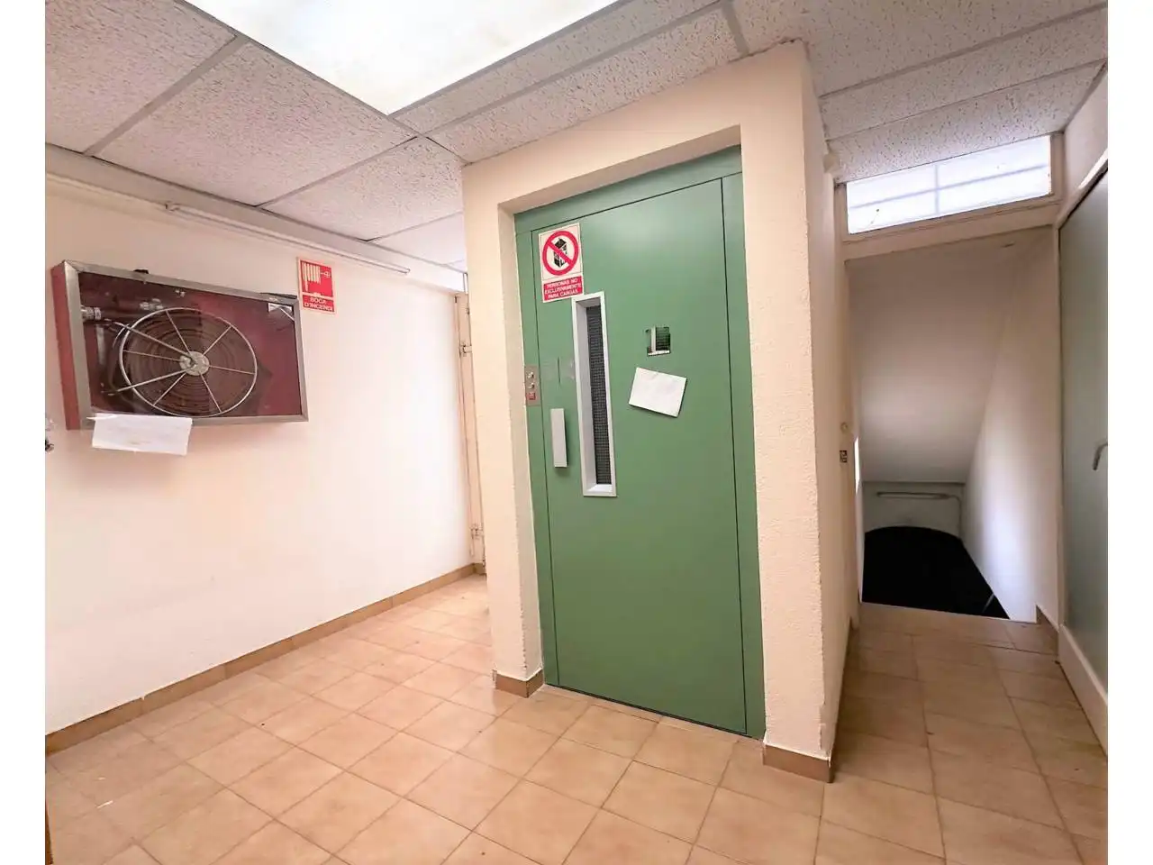 Local en venta en Girona con Aire acondicionado