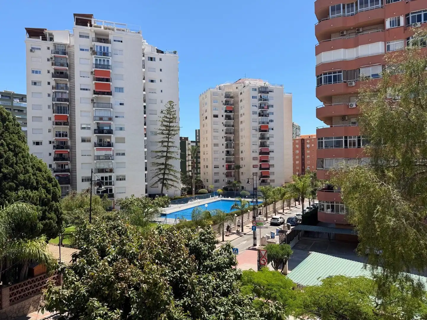Vista exterior de Pis en venda en Fuengirola amb Aire condicionat, Terrassa i Moblat