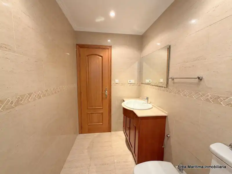 Baño de Piso de alquiler en Valencia con Aire acondicionado, Calefacción y Horno