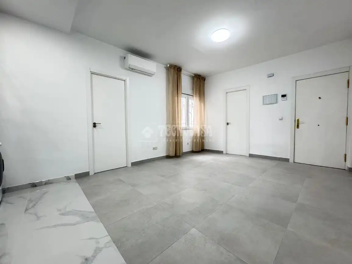 Flat for sale in Madrid  with Air Conditioner and Heating