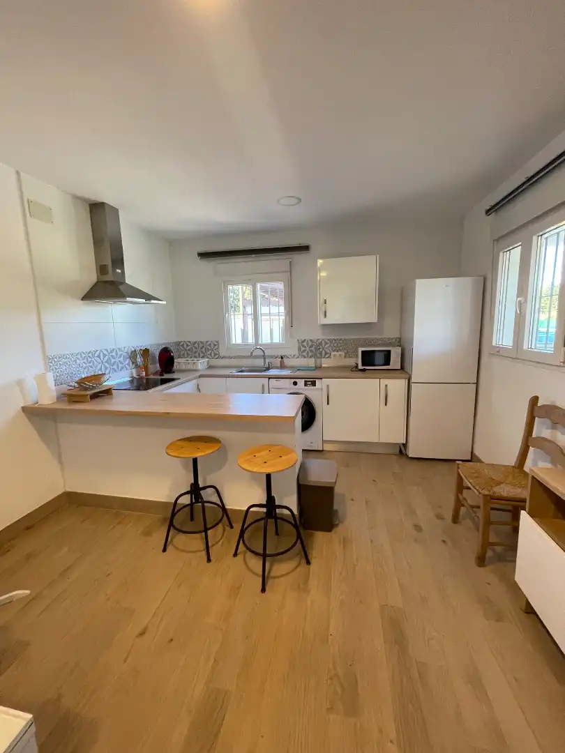 Cuina de Casa o xalet en venda en Chiclana de la Frontera amb Calefacció, Jardí privat i Moblat