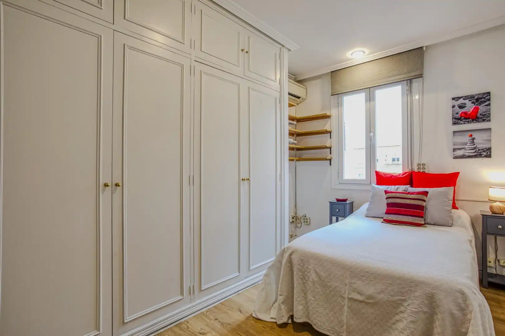 Habitación de Apartamento de alquiler en Madrid con Aire acondicionado, Calefacción y Parquet