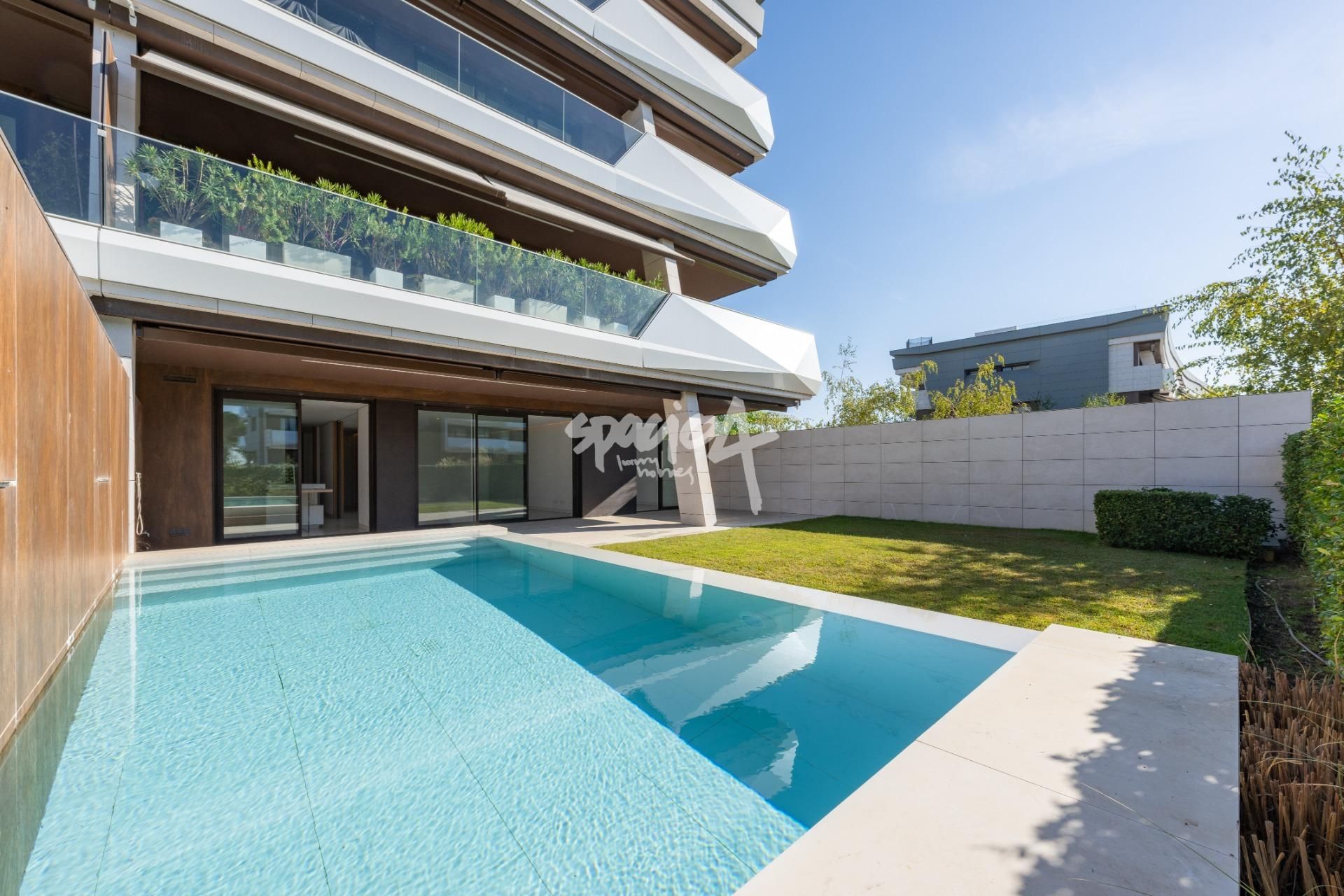 Exterior view of Planta baja for sale in Pozuelo de Alarcón