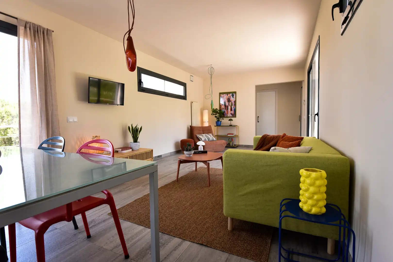 Sala d'estar de Casa o xalet en venda en L'Escala amb Aire condicionat, Calefacció i Jardí privat