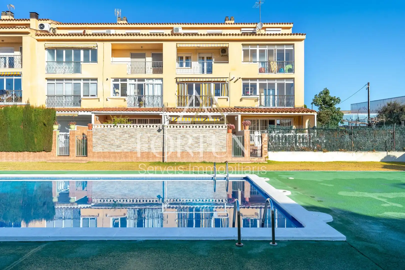 Vista exterior de Casa adosada en venta en Reus con Aire acondicionado, Calefacción y Terraza