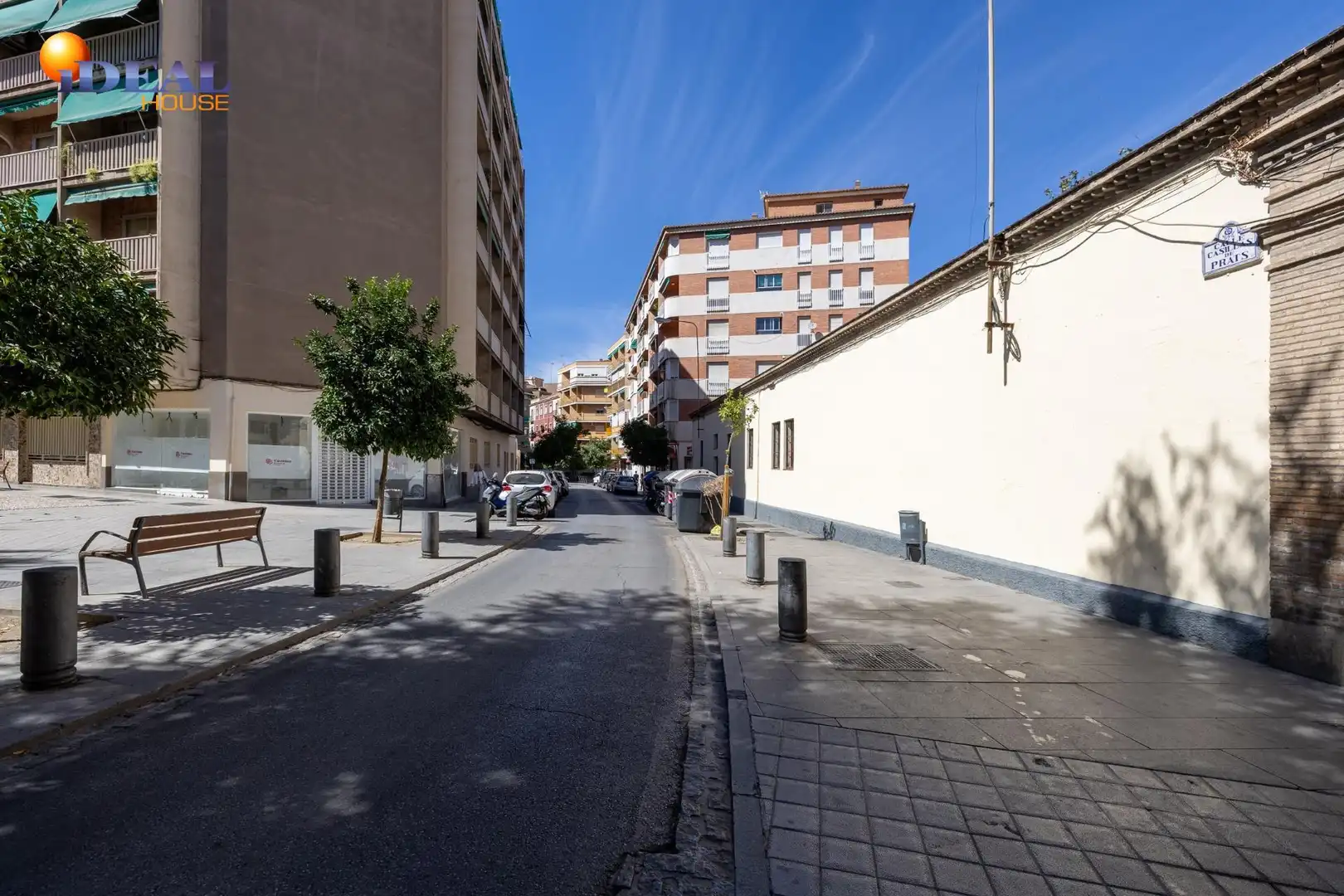 Vista exterior de Estudi en venda en Granada