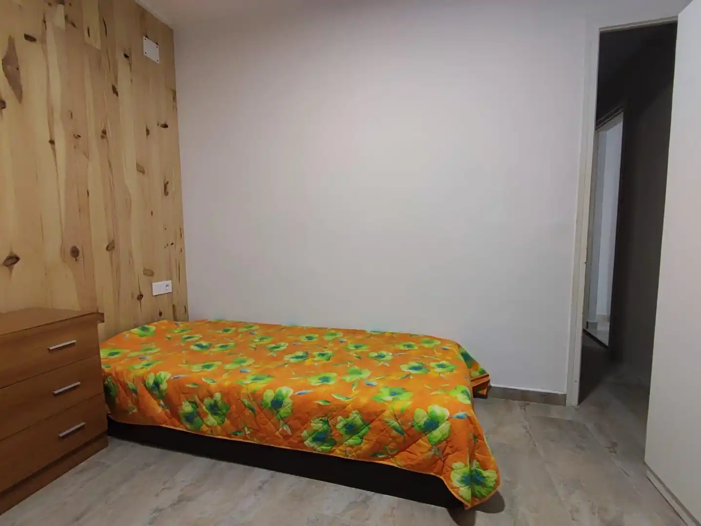 Habitación de Casa adosada en venta en Pineda de Mar con Terraza y Balcón
