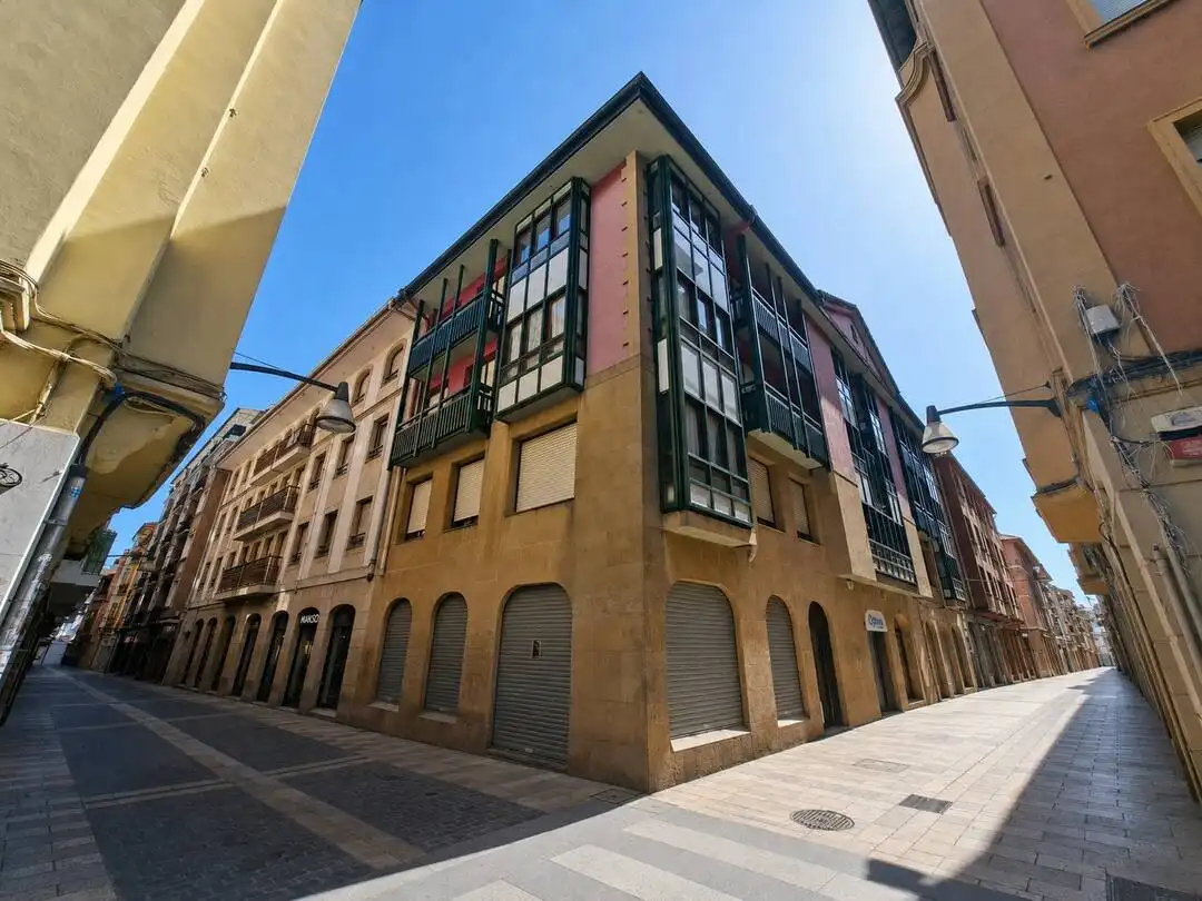 Außenansicht von Wohnung zum Verkauf in Durango mit Heizung und Terrasse