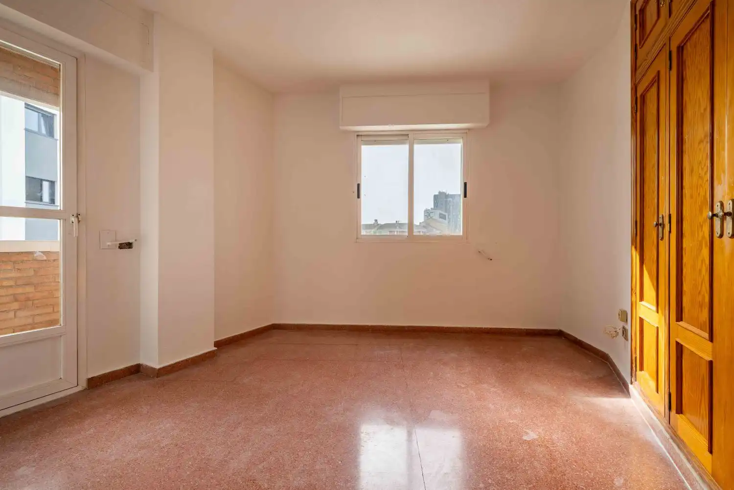 Bedroom of Flat for rent in Murcia  with Air Conditioner, Storage room and Balcony
