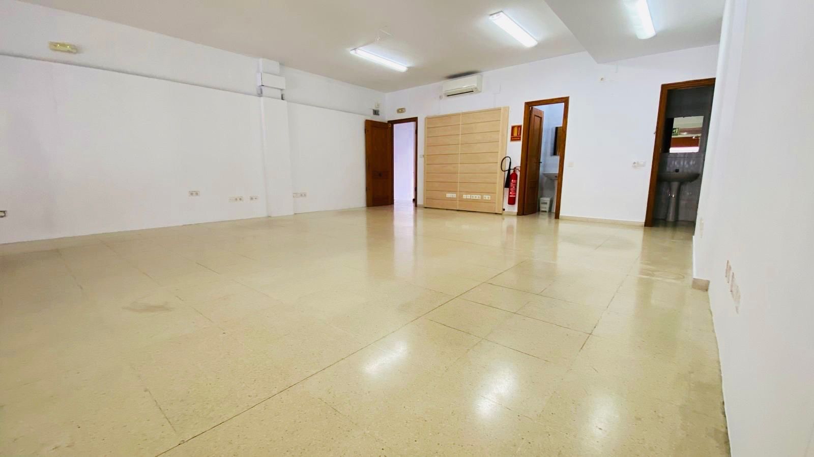 Local de alquiler en Moraira con Aire acondicionado, Calefacción y Alarma