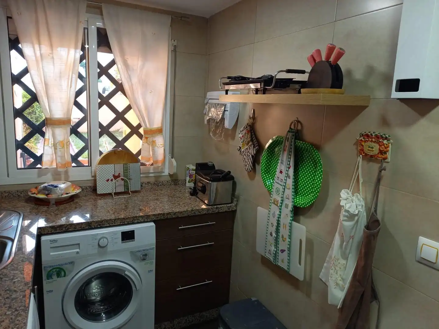 Küche von Einfamilien-Reihenhaus zur Miete in Algeciras