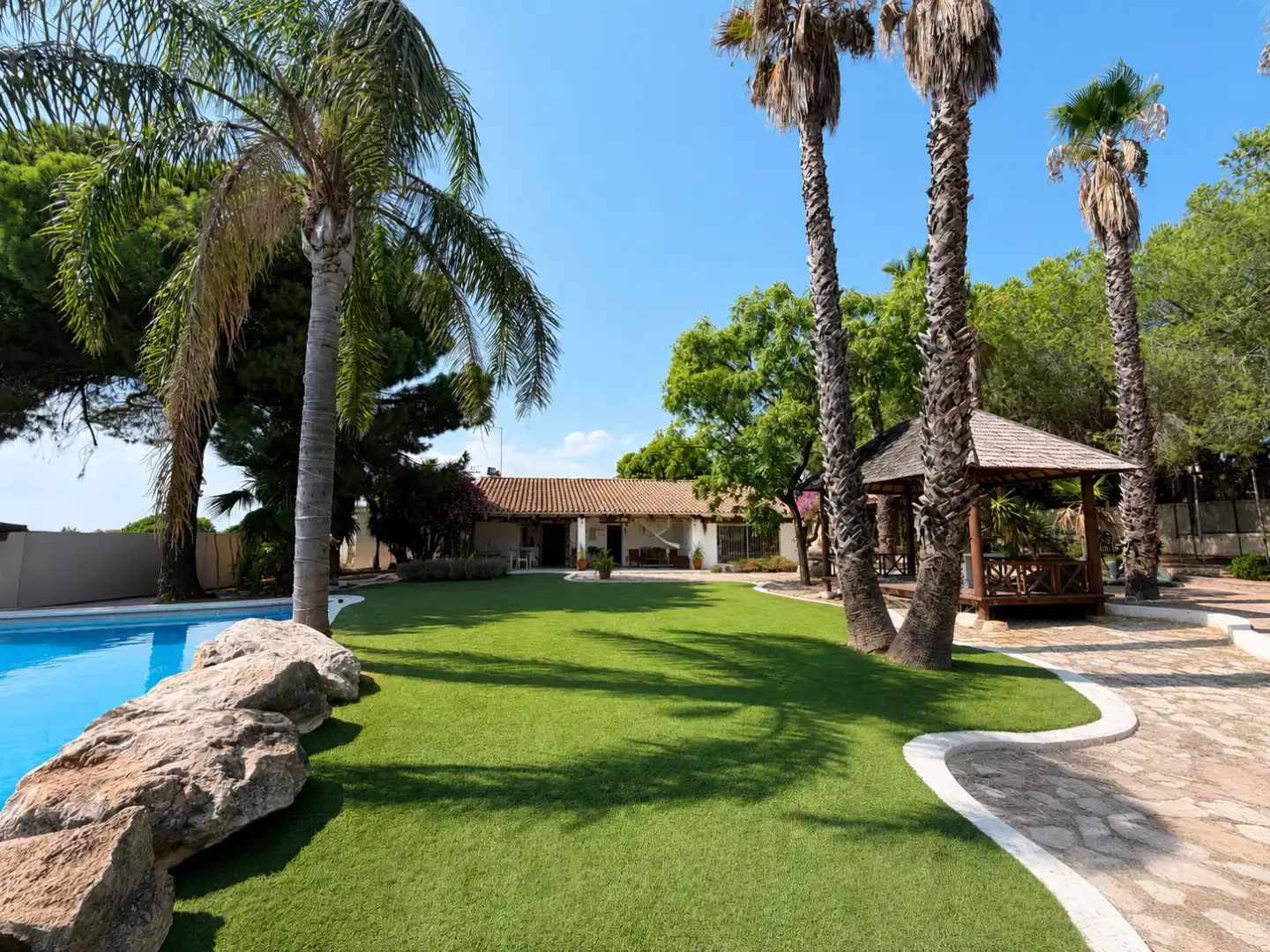 Garden of Houses for sale in Bétera  with Air Conditioner, Heating and Swimming Pool