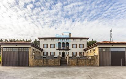 Vista exterior de Casa o xalet en venda en Oiartzun amb Calefacció, Jardí privat i Terrassa