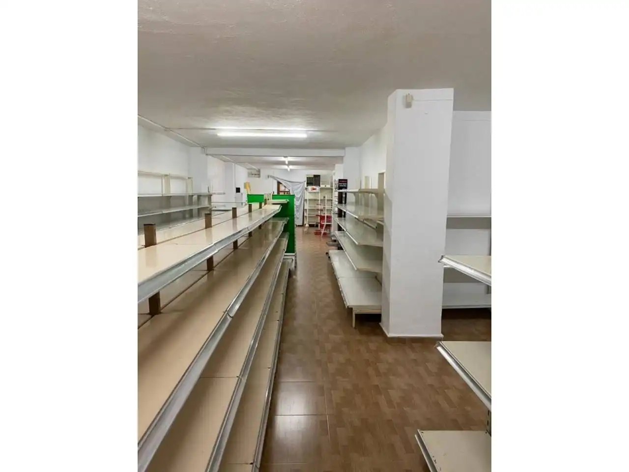Local commercial à louer à Baza, imagen 3