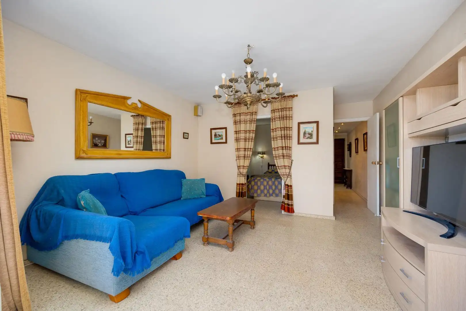 Sala de estar de Apartamento en venta en Torrevieja con Terraza y Amueblado