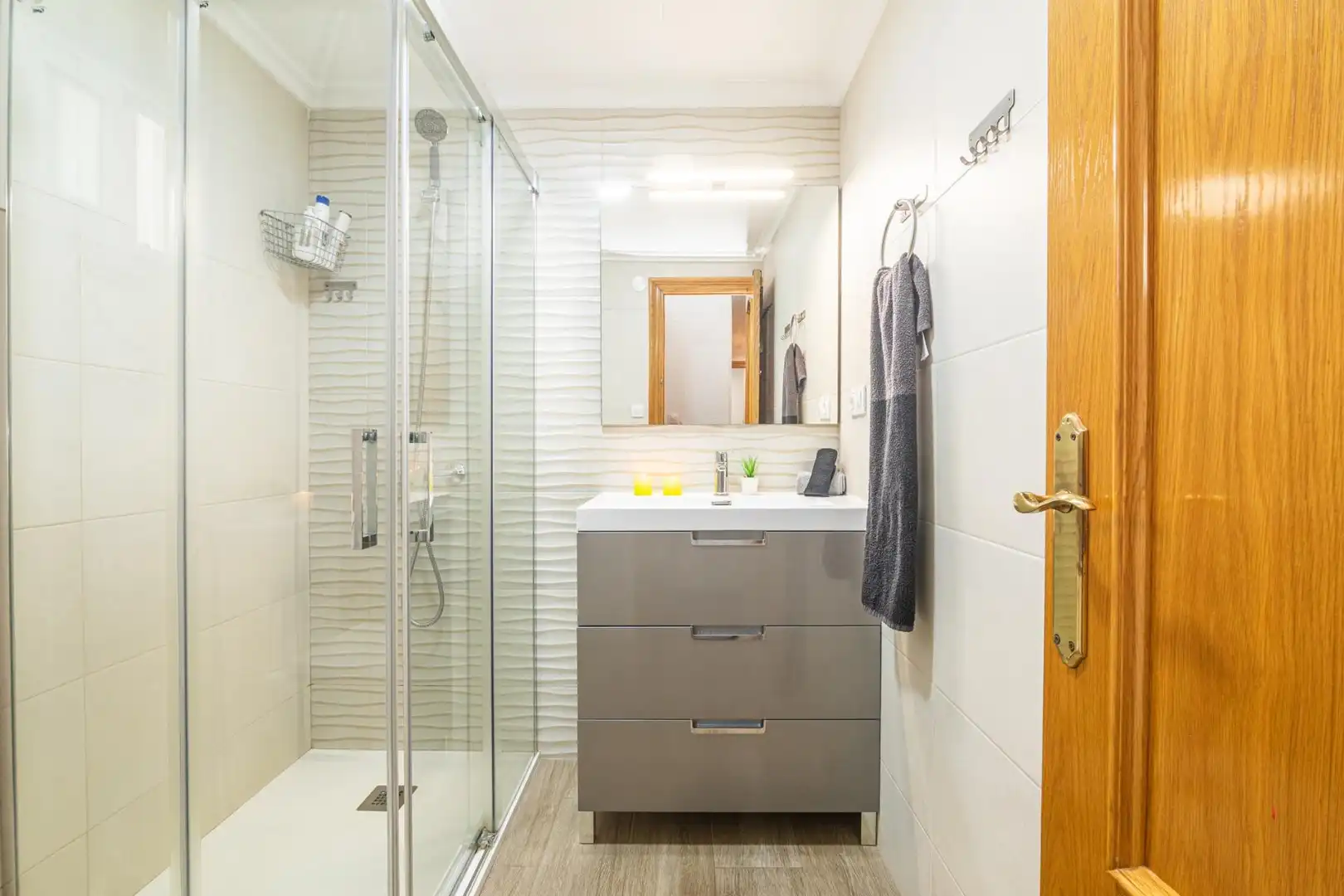 Baño de Piso en venta en Elche / Elx con Balcón