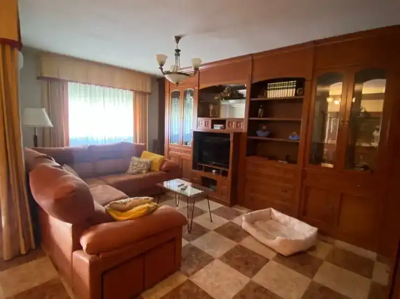 Sala d'estar de Pis en venda en Bargas amb Aire condicionat, Jardí privat i Traster
